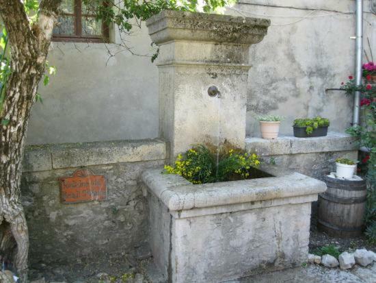 Les Calades Du Ventoux Appartement Montbrun-les-Bains Buitenkant foto